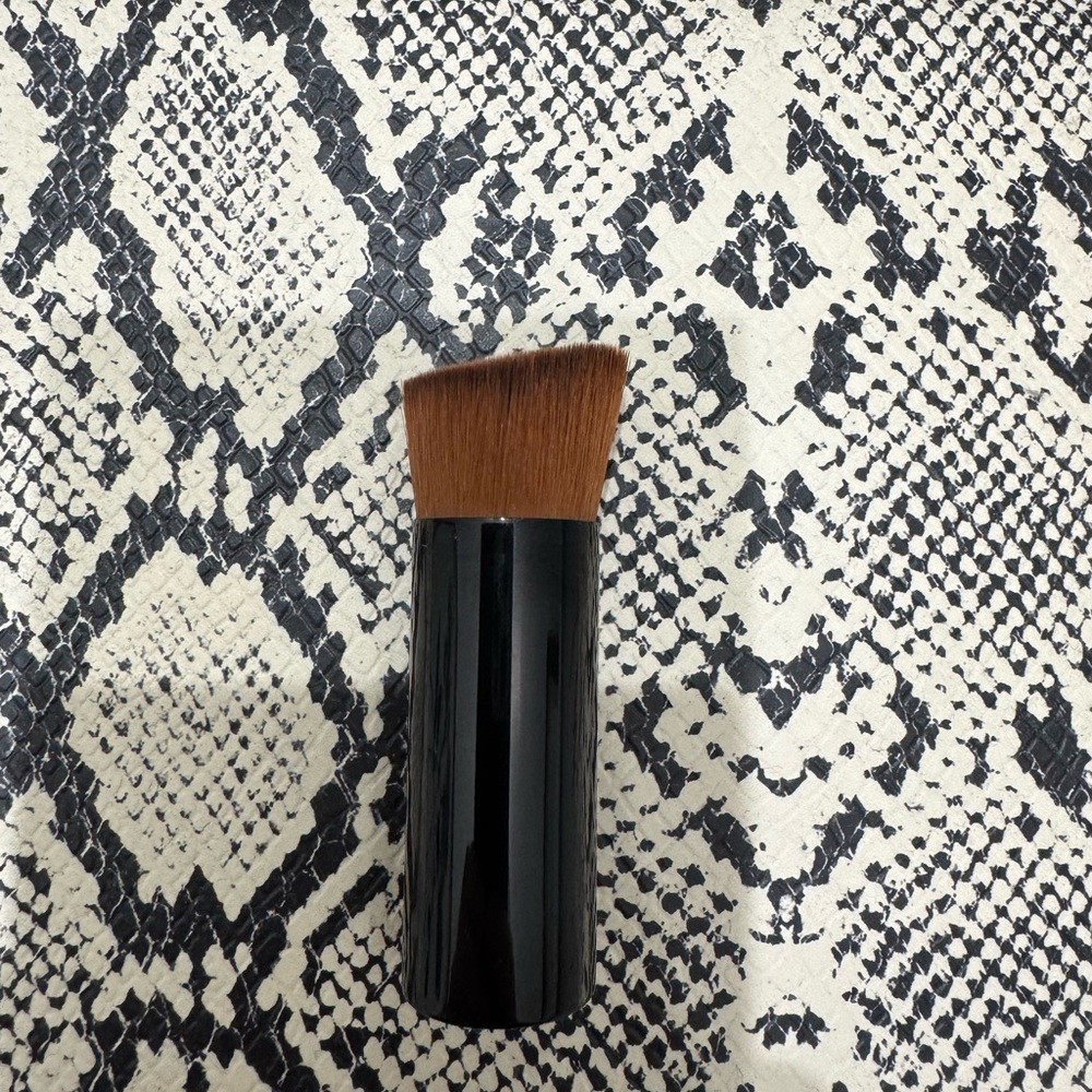 CHANEL Black  Brush with Brown Bristles BRAND NEW NEVER USED. - Picture 7 of 9